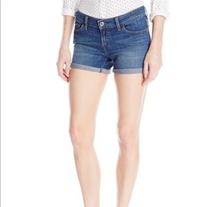 NWT Levi’s Vintage Soft Midrise Shorts